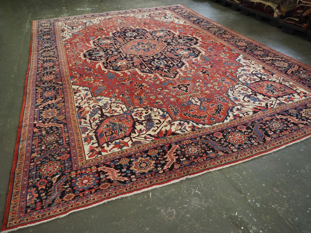 ANTIQUE HERIZ CARPET, LARGE SIZE, COUNTRY HOUSE STYLE, SUPERB, CIRCA 1900. View II