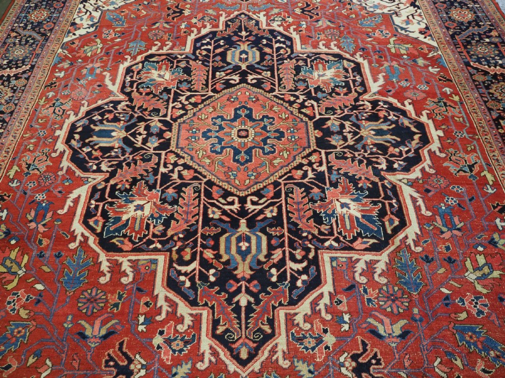 ANTIQUE HERIZ CARPET, LARGE SIZE, COUNTRY HOUSE STYLE, SUPERB, CIRCA 1900. View IV
