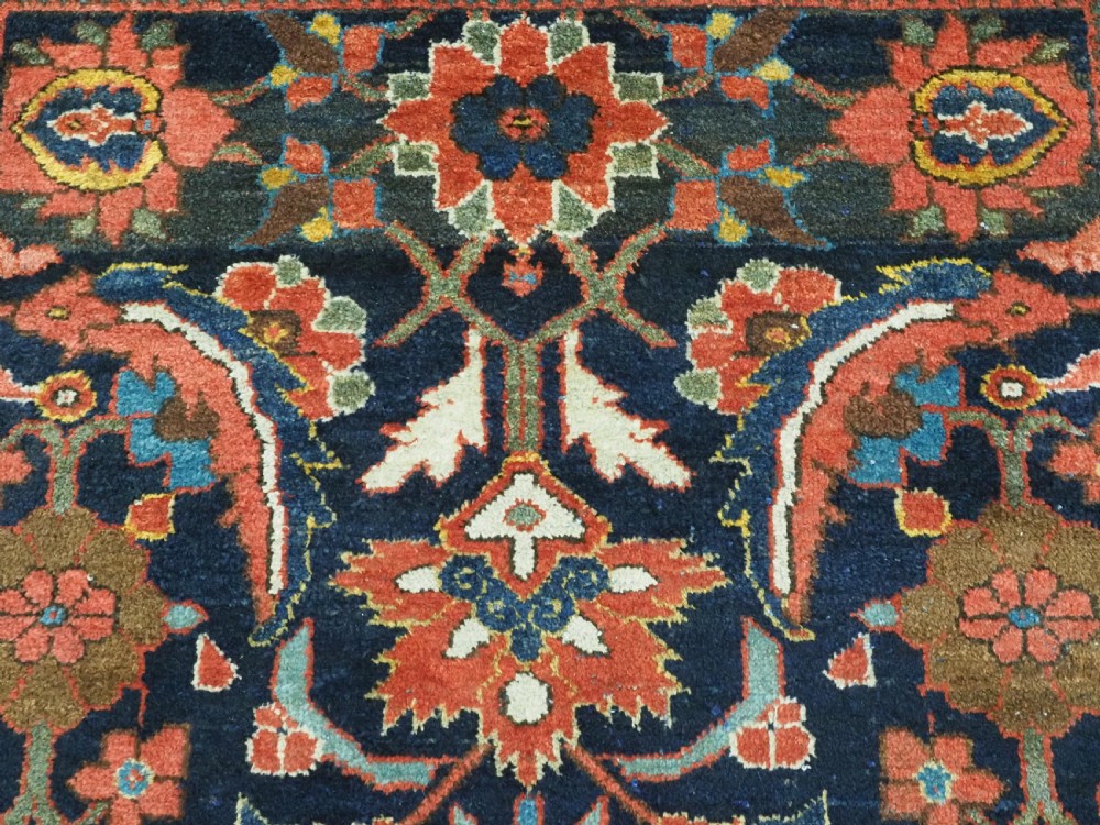 ANTIQUE MAHAL RUG WITH LARGE SCALE FLORAL DESIGN, EXCELLENT CONDITION, CIRCA 1920. View VIII