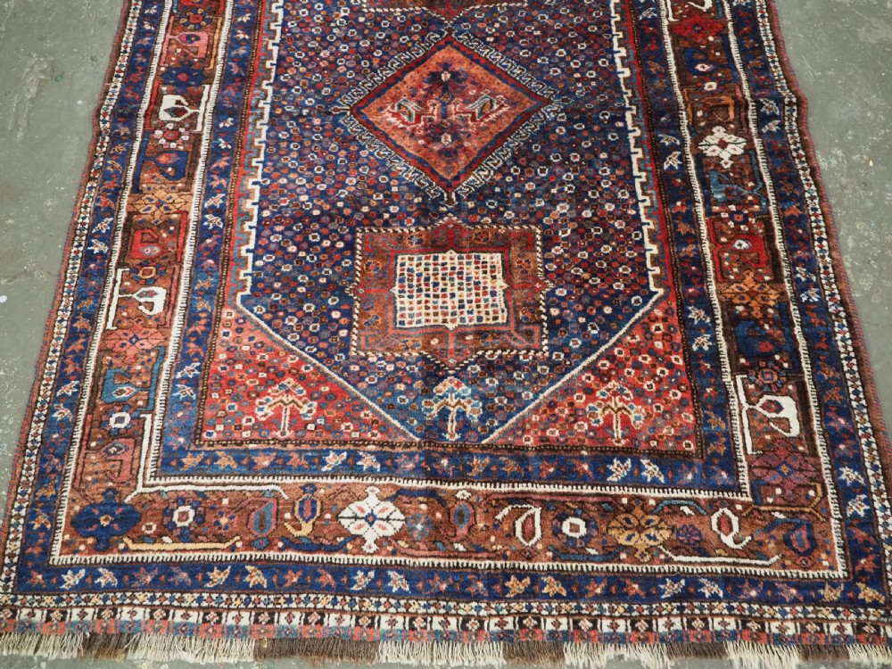 ANTIQUE SHIRAZ KHAMSEH TRIBAL RUG, OUTSTANDING CONDITION, CIRCA 1920. View V