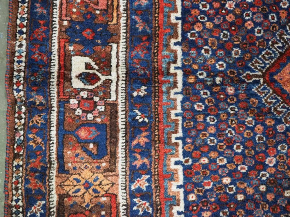 ANTIQUE SHIRAZ KHAMSEH TRIBAL RUG, OUTSTANDING CONDITION, CIRCA 1920. View VII
