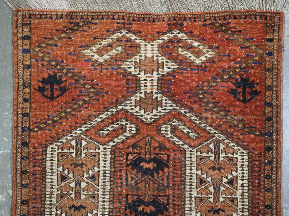 ANTIQUE AFGHAN TURKMEN PRAYER RUG WITH RAMS HORN DESIGN, CIRCA 1900. View III