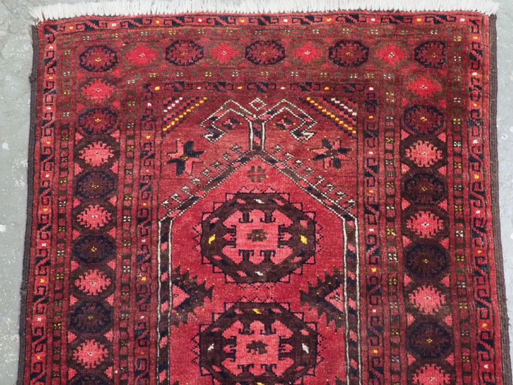 ANTIQUE AFGHAN KIZIL AYAK TURKMEN PRAYER RUG WITH RAMS HORNS, CIRCA 1900. View III