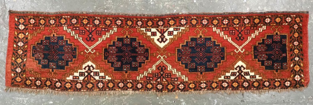 ANTIQUE ERSARI TURKMEN TORBA WITH CHODOR ERTMEN GUL DESIGN, CIRCA 1880.