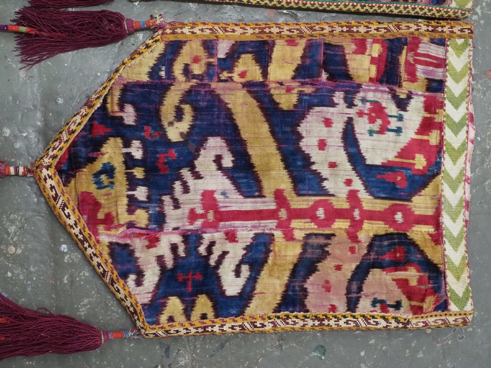 ANTIQUE UZBEK SILK VELVET IKAT UUT KAP ILGICH, CENTRAL ASIA, LATE 19TH CENTURY. View IV