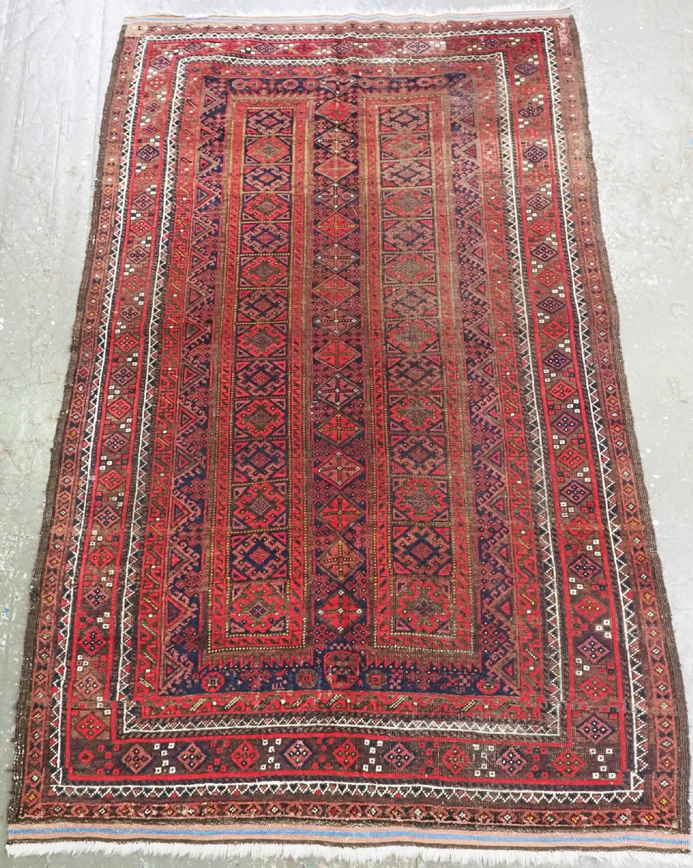 ANTIQUE KHORASAN BALUCH RUG WITH UNUSUAL DESIGN, CIRCA 1900.