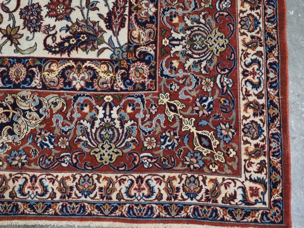 ANTIQUE ISFAHAN CARPET OF FINE WEAVE, ALL OVER DESIGN, CIRCA 1910. View XI