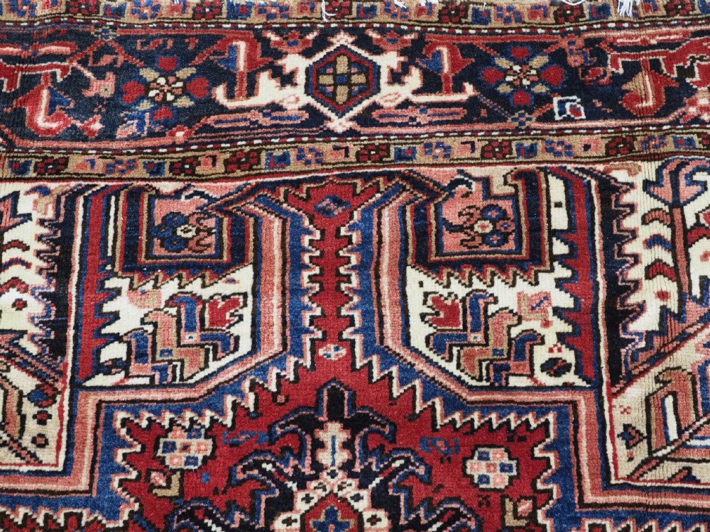 ANTIQUE HERIZ CARPET OF TRADITIONAL MEDALLION DESIGN, FULL PILE, CIRCA 1920/30. View IX