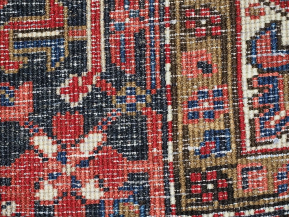 ANTIQUE HERIZ CARPET OF TRADITIONAL MEDALLION DESIGN, FULL PILE, CIRCA 1920/30. View XIV
