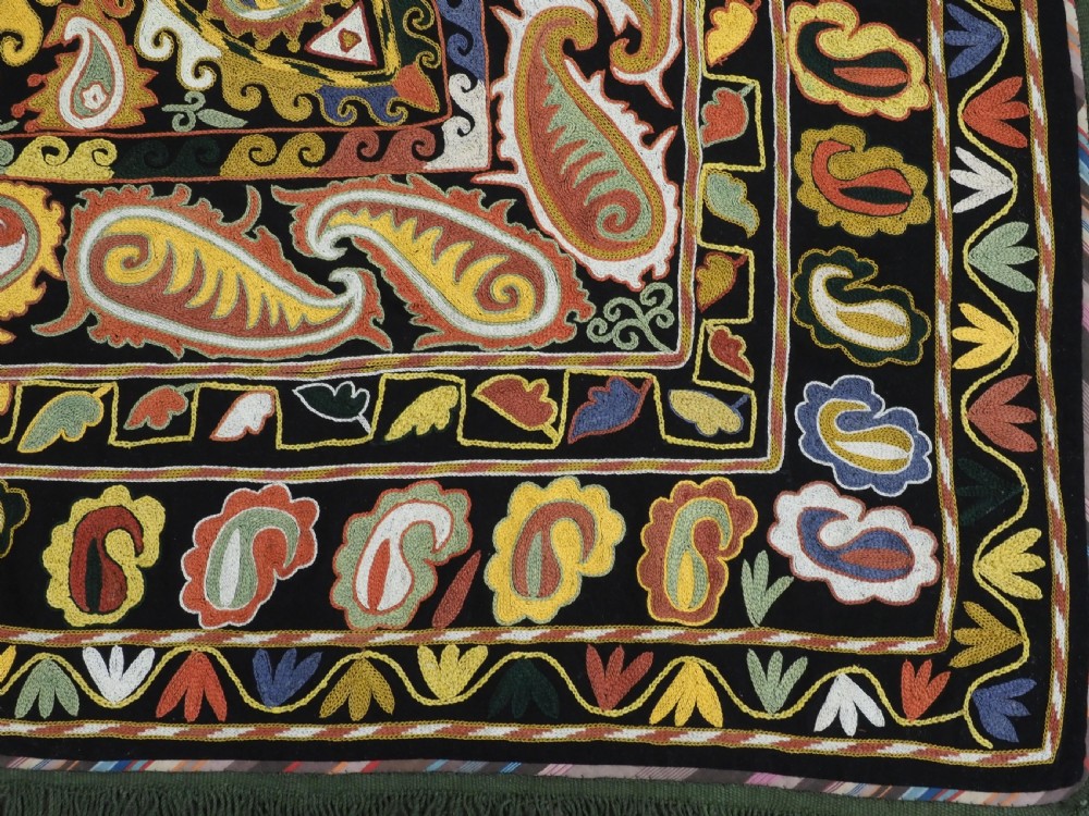 ANTIQUE EMBROIDERED CEREMONIAL HORSE / SADDLE COVER BY THE LAKAI TRIBE, UZBEKISTAN, CIRCA 1920. View VIII
