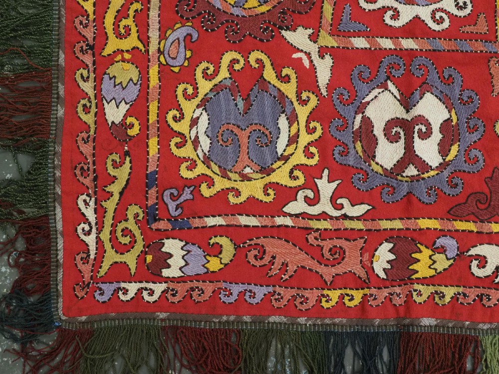 ANTIQUE UZBEK LAKAI TRIBE ILGICH, DOWRY EMBROIDERY FOR WALL HANGING, CIRCA 1900. View III