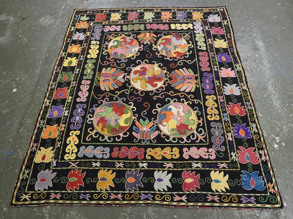 ANTIQUE UZBEK LAKAI 'DASTERKHAN' EATING CLOTH, CIRCA 1900/20. View II