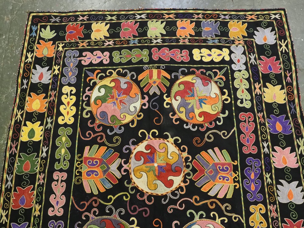 ANTIQUE UZBEK LAKAI 'DASTERKHAN' EATING CLOTH, CIRCA 1900/20. View III