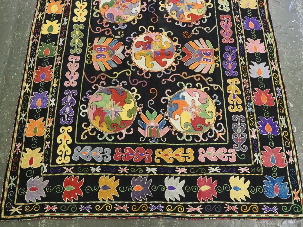 ANTIQUE UZBEK LAKAI 'DASTERKHAN' EATING CLOTH, CIRCA 1900/20. View V