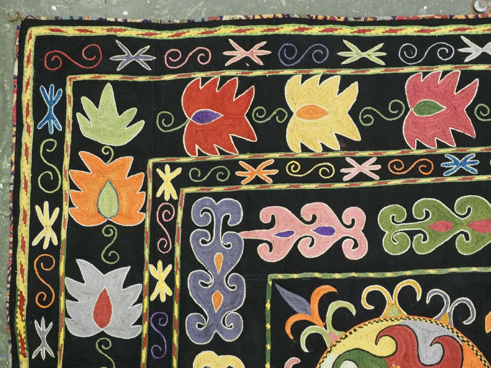 ANTIQUE UZBEK LAKAI 'DASTERKHAN' EATING CLOTH, CIRCA 1900/20. View VI