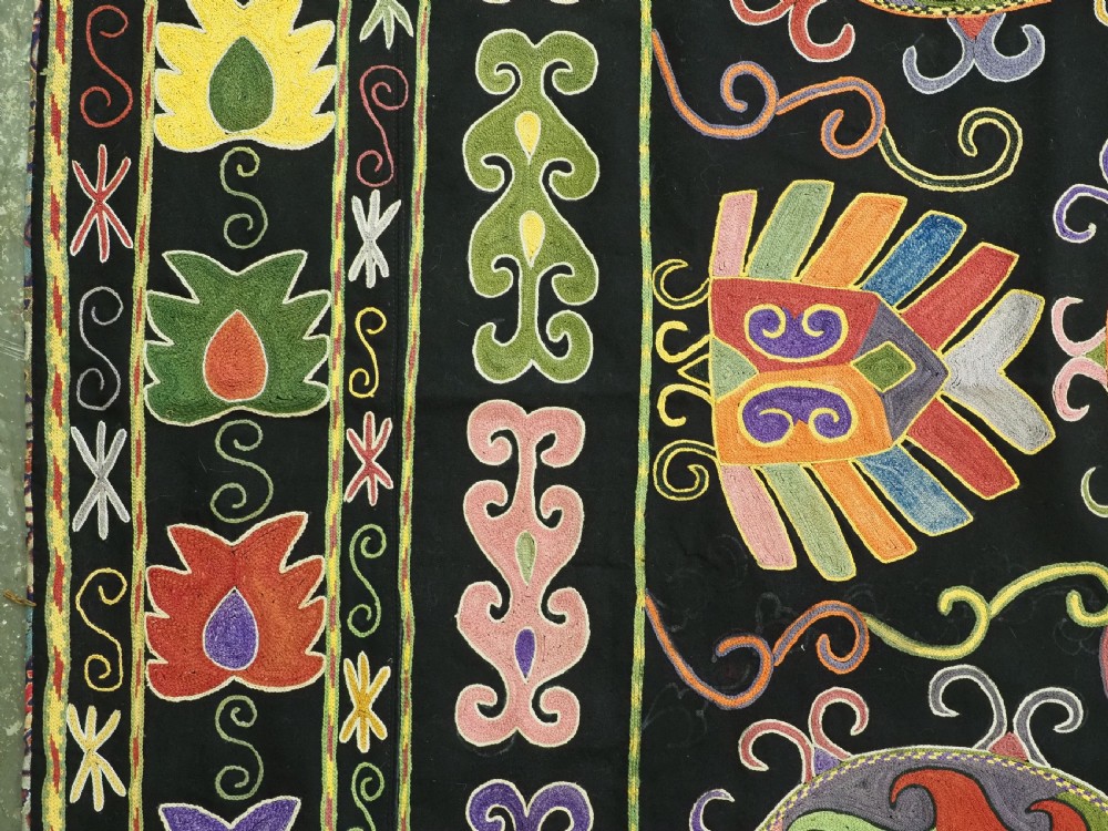 ANTIQUE UZBEK LAKAI 'DASTERKHAN' EATING CLOTH, CIRCA 1900/20. View VII