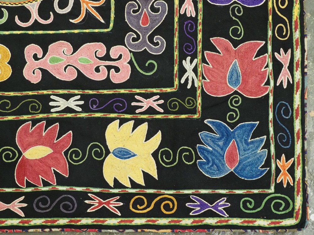 ANTIQUE UZBEK LAKAI 'DASTERKHAN' EATING CLOTH, CIRCA 1900/20. View XI
