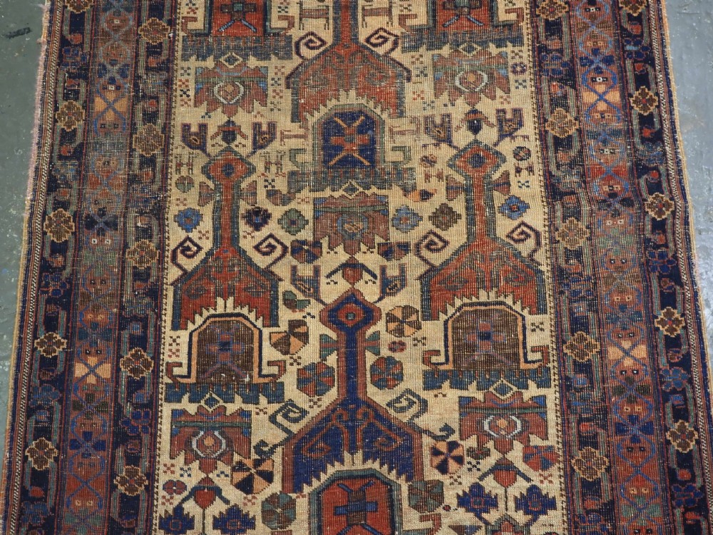 ANTIQUE AFSHAR NERIZ RUG WITH SHIELD DESIGN OF EARLY DATE, 2ND HALF 19TH CENTURY. View IV