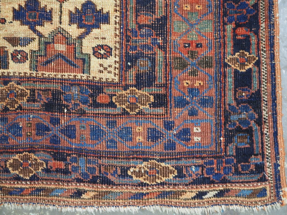 ANTIQUE AFSHAR NERIZ RUG WITH SHIELD DESIGN OF EARLY DATE, 2ND HALF 19TH CENTURY. View XI
