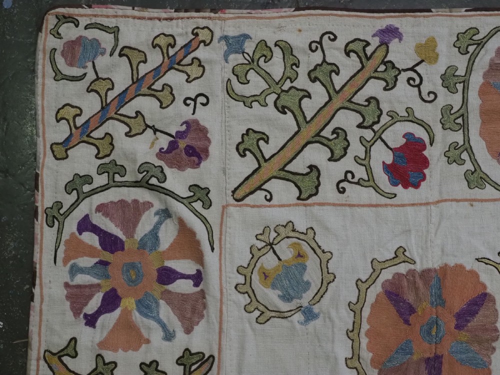 ANTIQUE UZBEK SUZANI, BUKHARA REGION, SILK TAMBOUR WORK ON LINEN, CIRCA 1920. View IV