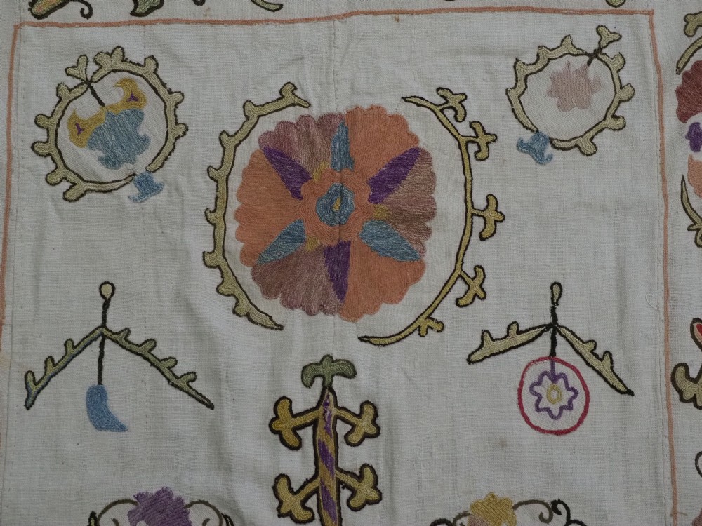 ANTIQUE UZBEK SUZANI, BUKHARA REGION, SILK TAMBOUR WORK ON LINEN, CIRCA 1920. View VI