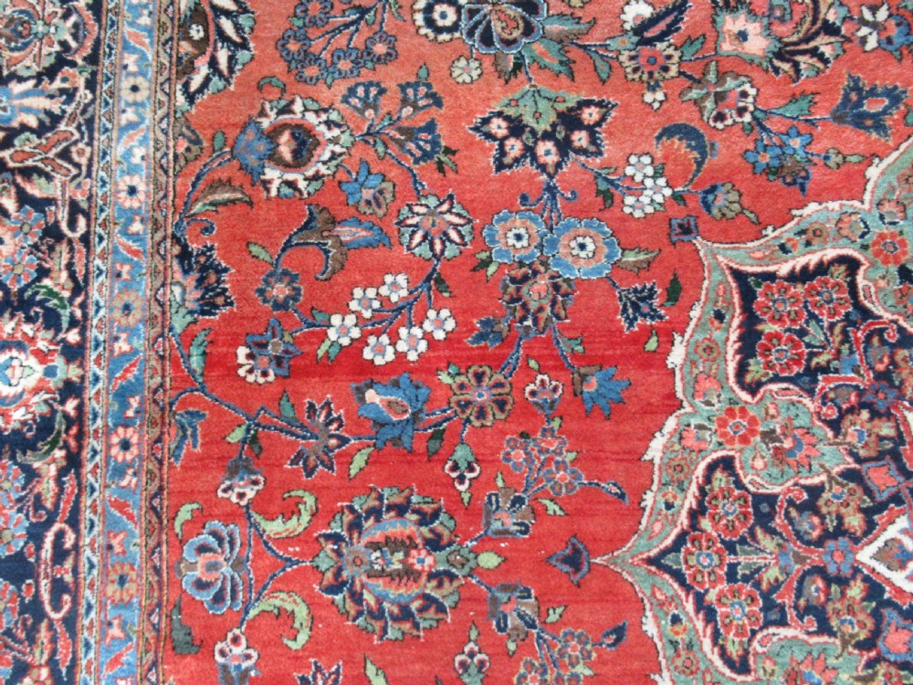 VINTAGE KASHAN CARPET OF LARGE SIZE SUITABLE FOR HEAVY USE, CIRCA 1930. View IV
