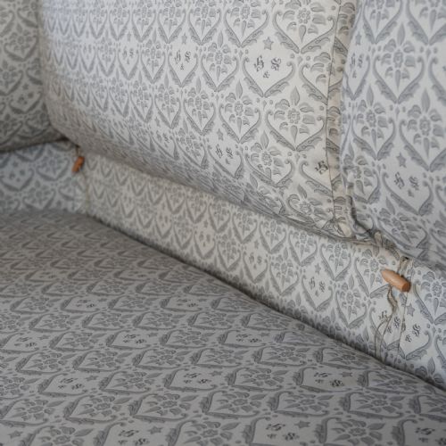 HOWARD AND SONS BECKETT SOFA - ADDITIONAL PHOTO 11