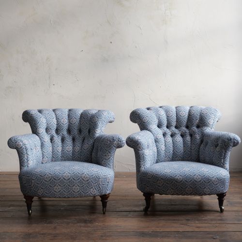 PAIR OF HOWARD AND SONS ARMCHAIRS EARLY - ADDITIONAL PHOTO 4