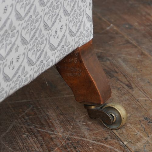 HOWARD AND SONS GRAFTON ARMCHAIR - ADDITIONAL PHOTO 9