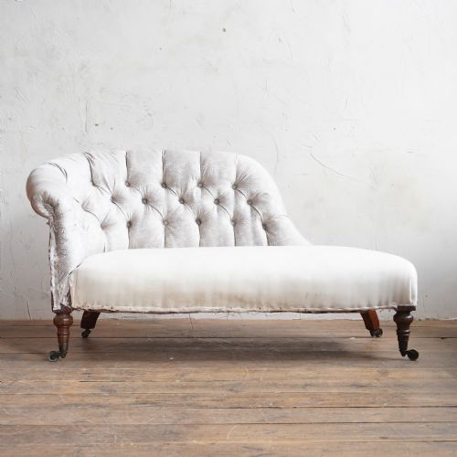 howard and sons chaise longue - CATEGORY: ANTIQUE SOFAS - DATED 19TH CENTURY