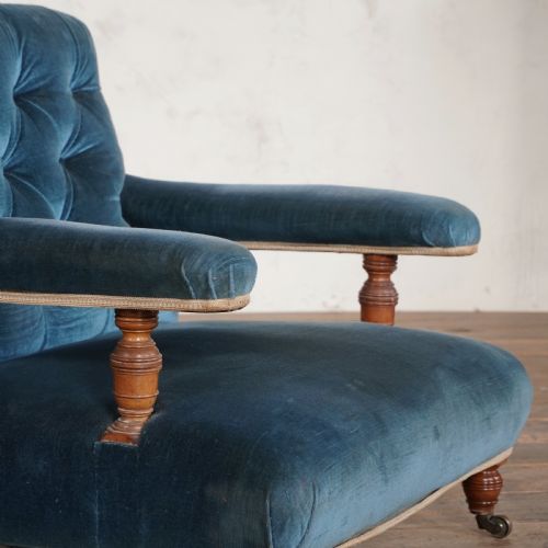 HOWARD AND SONS OPEN ARMCHAIR C1880 - ADDITIONAL PHOTO 4
