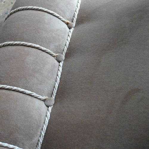 VELVET ANTIQUE ARMCHAIR IN THE JAS SHOOLBRED STYLE - ADDITIONAL PHOTO 6