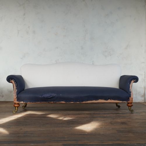COUNTRY HOUSE SOFA BY HINDLEY AND SONS - ADDITIONAL PHOTO 1