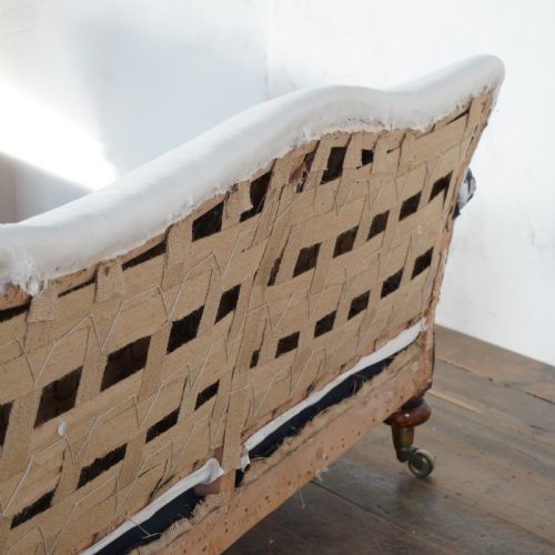 COUNTRY HOUSE SOFA BY HINDLEY AND SONS - ADDITIONAL PHOTO 3