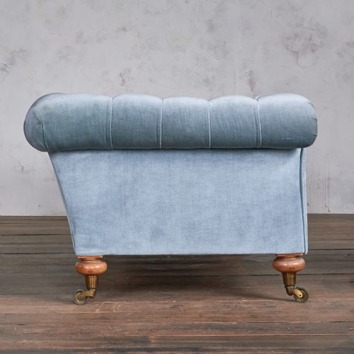 C HINDLEY AND SONS CHESTERFIELD SOFA - ADDITIONAL PHOTO 2