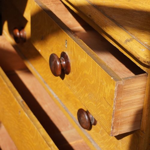 ANTIQUE CHEST OF DRAWERS IN FAUX OAK PAINT - ADDITIONAL PHOTO 1