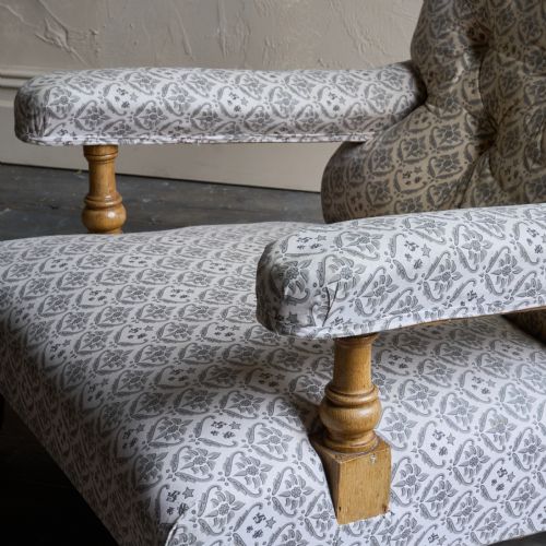 HOWARD AND SONS OPEN ARMCHAIR WTICKING - ADDITIONAL PHOTO 4
