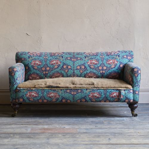 ANTIQUE BEDROOM SOFA - ADDITIONAL PHOTO 1
