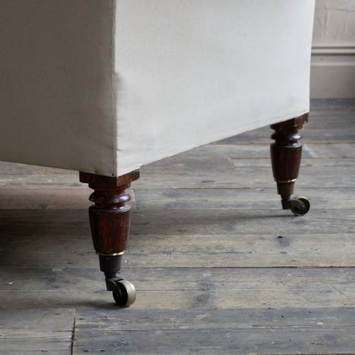 A LARGE REGENCY COUNTRY HOUSE SOFA - ADDITIONAL PHOTO 8