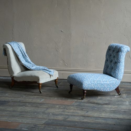 A PAIR OF HOWARD AND SONS SLIPPER CHAIRS DEEP SEATED - ADDITIONAL PHOTO 1