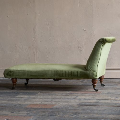 ANTIQUE HOWARD AND SONS CHAISE LONGUE - ADDITIONAL PHOTO 1