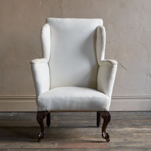 A LARGE GEORGE LL STYLE WINGBACK ARMCHAIR - ADDITIONAL PHOTO 2