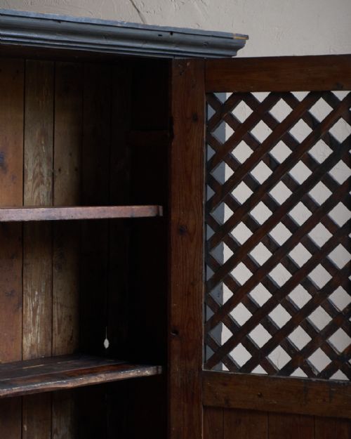 A PAINTED PINE 'BREAD CHEESE' CUPBOARD - ADDITIONAL PHOTO 3