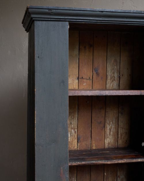 A PAINTED PINE 'BREAD CHEESE' CUPBOARD - ADDITIONAL PHOTO 5
