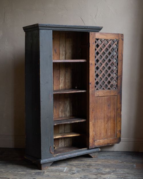 A PAINTED PINE 'BREAD CHEESE' CUPBOARD - ADDITIONAL PHOTO 7