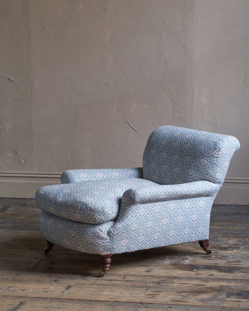 HOWARD AND SONS CLUB ARMCHAIR - ADDITIONAL PHOTO 1