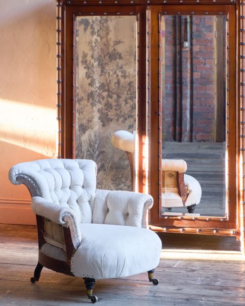 EARLY 19TH CENTURY HOWARD AND SONS ARMCHAIR - ADDITIONAL PHOTO 2