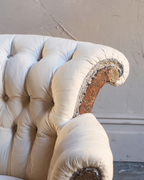 EARLY 19TH CENTURY HOWARD AND SONS ARMCHAIR - ADDITIONAL PHOTO 5