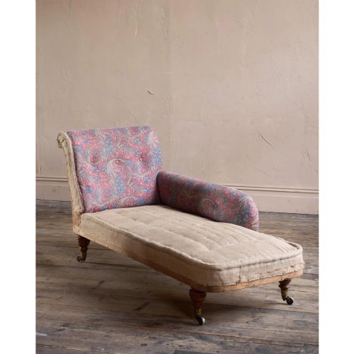 A Howard and Sons Chaise Longue