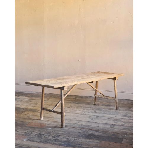A PRIMITIVE DINING TABLE - ADDITIONAL PHOTO 4
